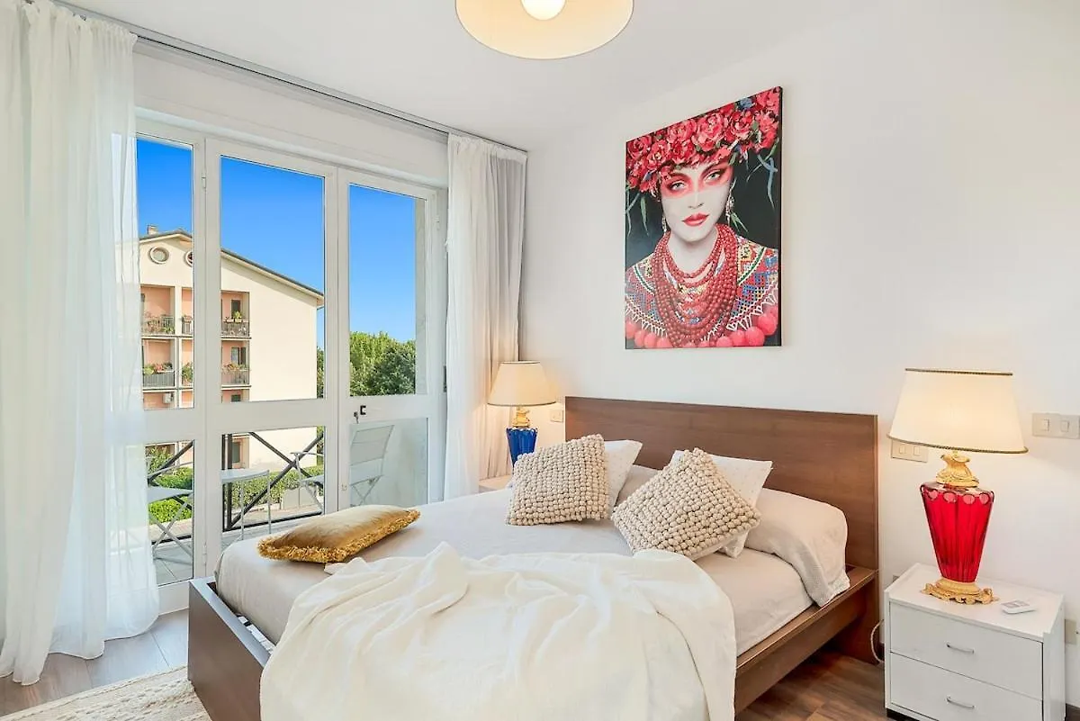 Apartment Rooftop Sealavie, Viareggio Jacuzzi E Terrazza Privata