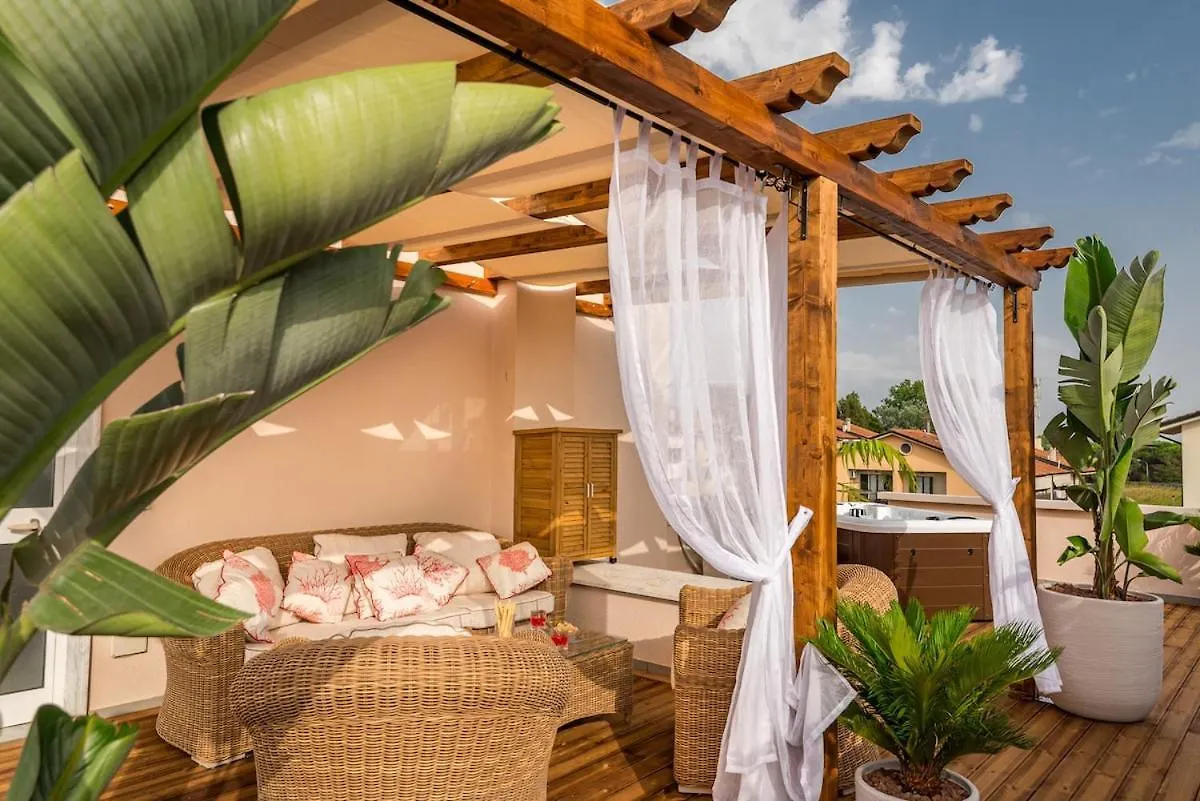 Apartment Rooftop Sealavie, Viareggio Jacuzzi E Terrazza Privata