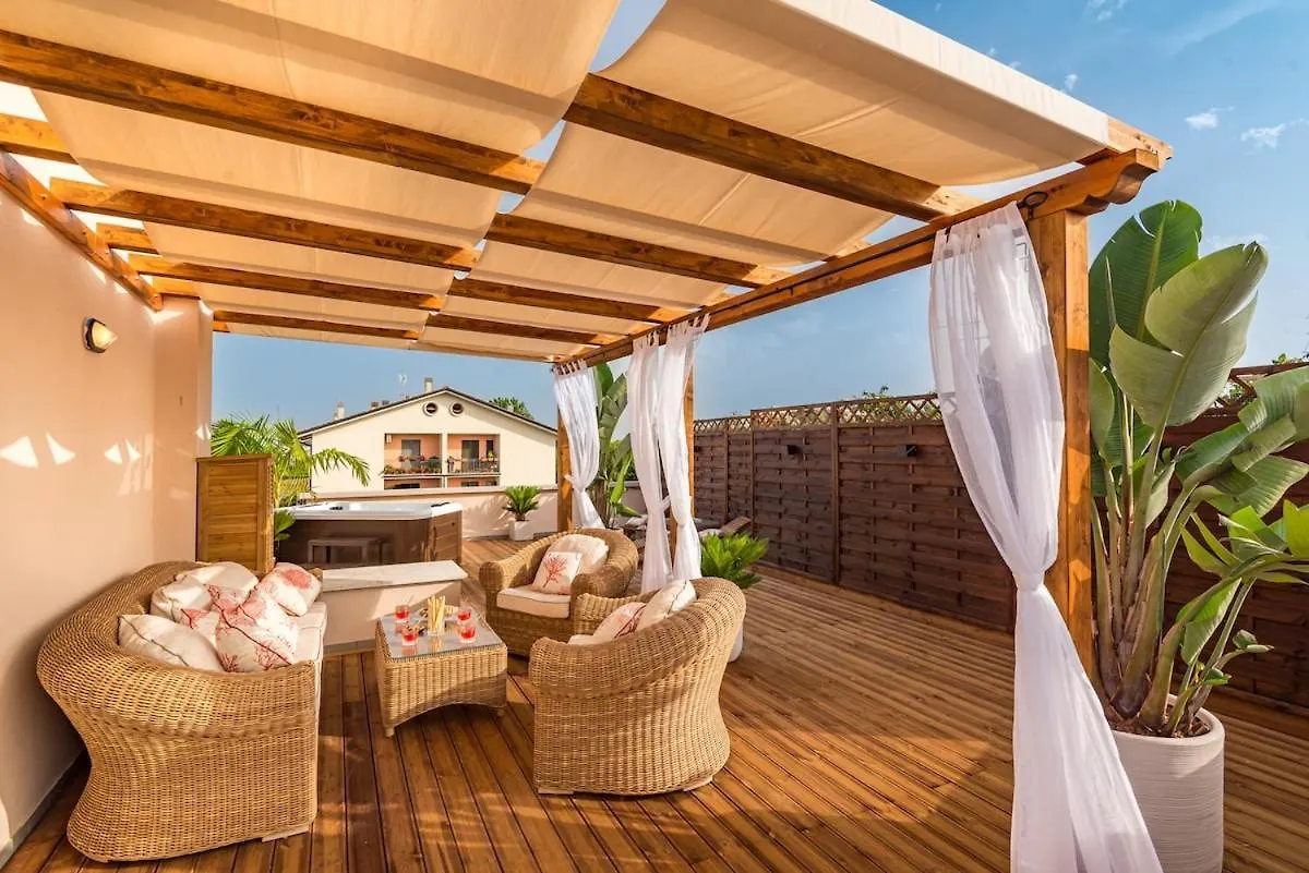 Apartment Rooftop Sealavie, Viareggio Jacuzzi E Terrazza Privata