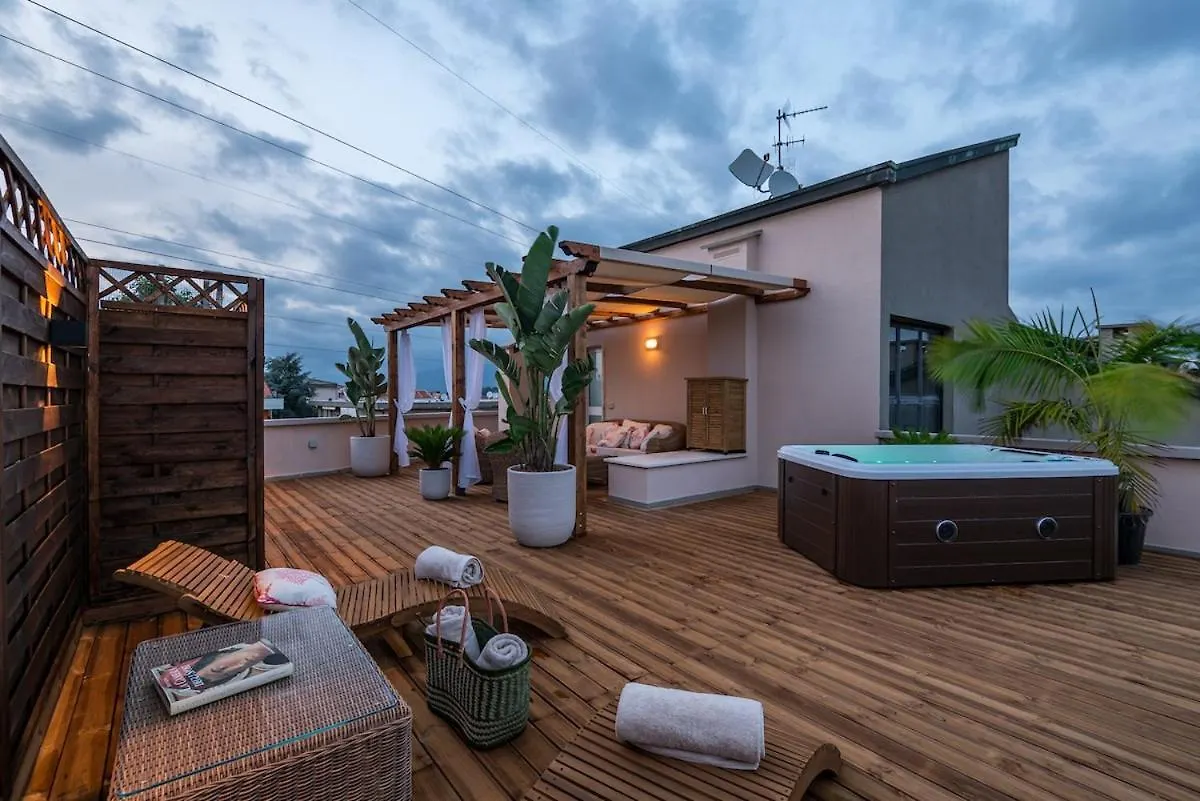 Rooftop Sealavie, Viareggio Jacuzzi E Terrazza Privata Apartment