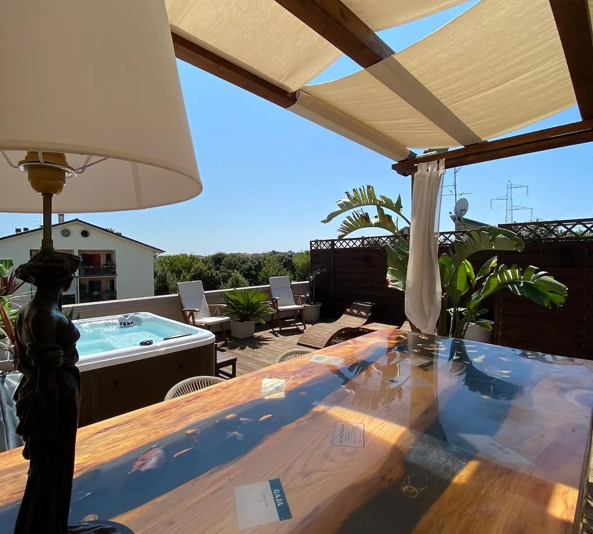 Apartment Rooftop Sealavie, Viareggio Jacuzzi E Terrazza Privata